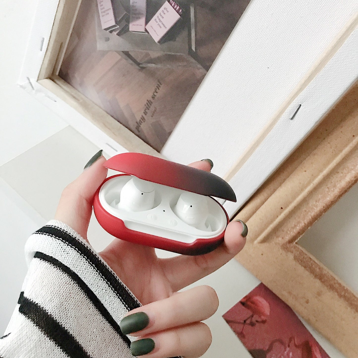 Estuche protector rígido para auriculares de color sólido con degradado de arcoíris