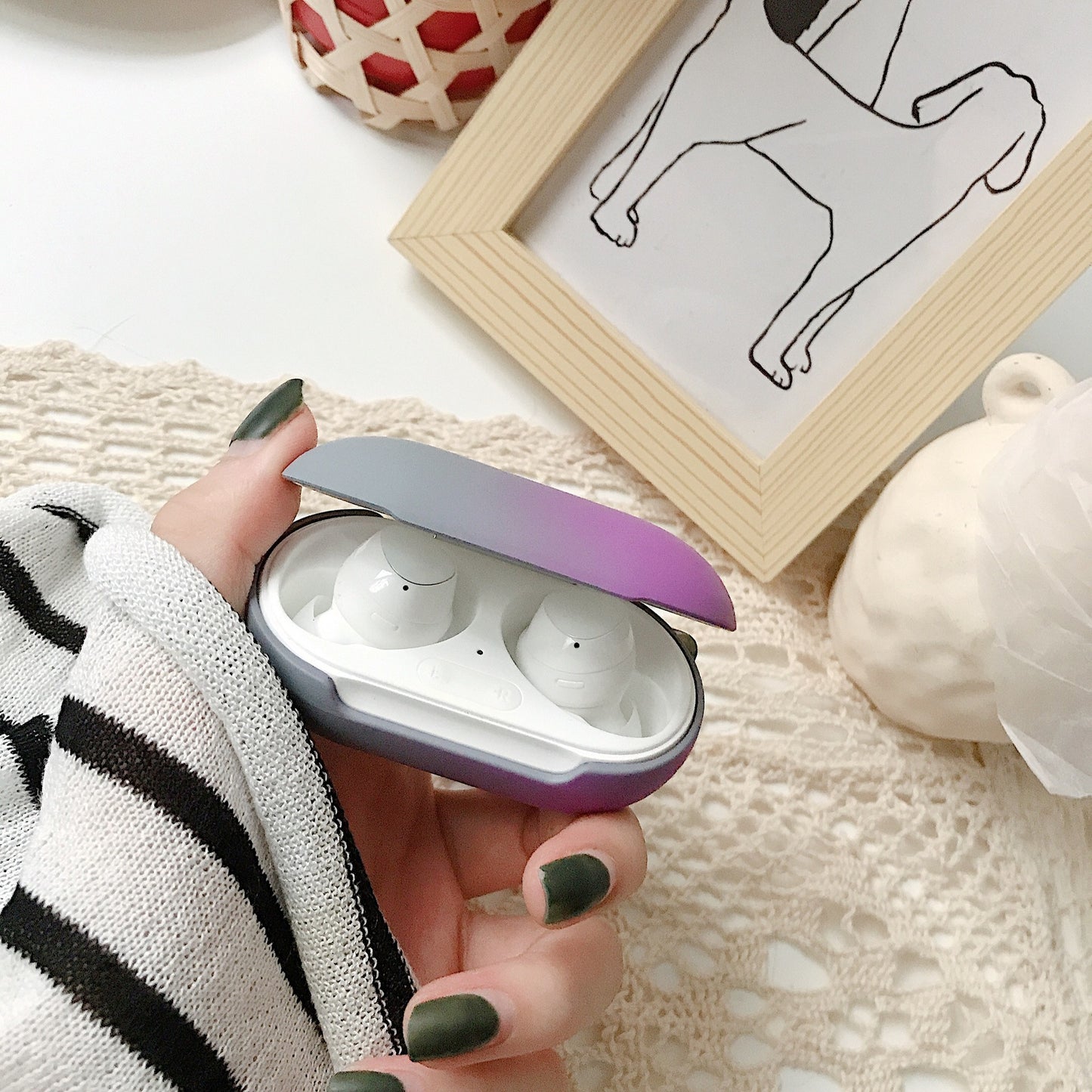 Estuche protector rígido para auriculares de color sólido con degradado de arcoíris