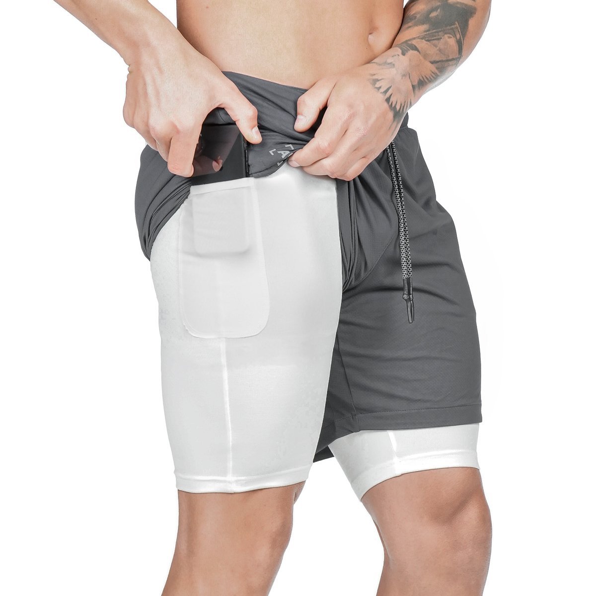 Pantalones cortos de compresión con bolsillo.
